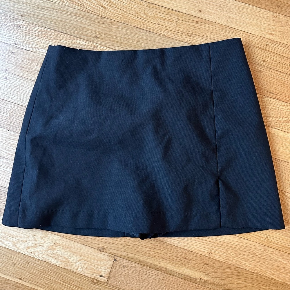 Black skirt